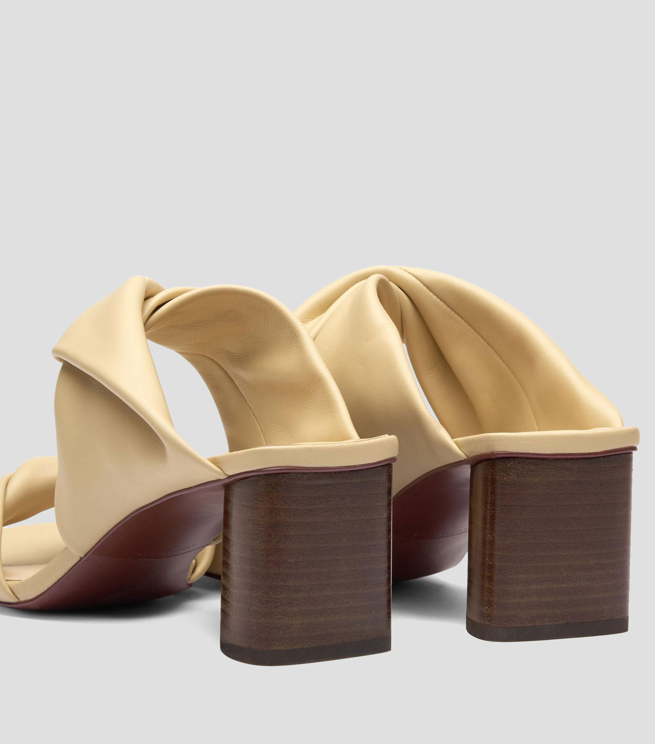 Zapatillas con tacón medio redondo Mujer